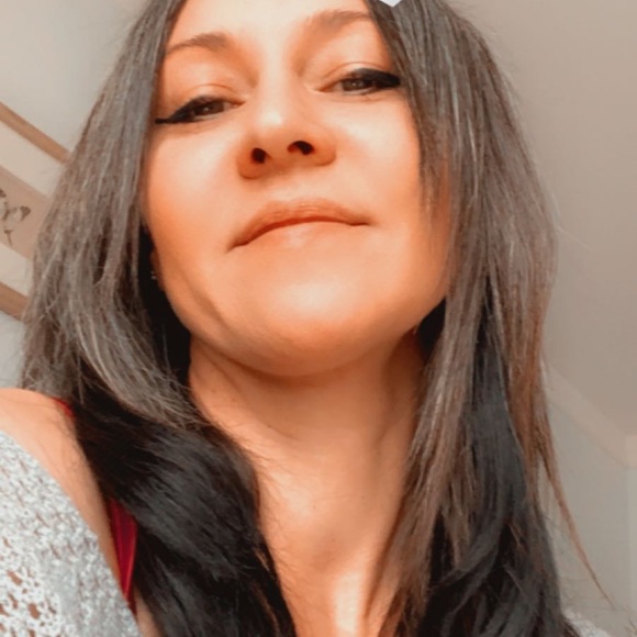 Meet your Posher, Melina - Picture 3 of 4